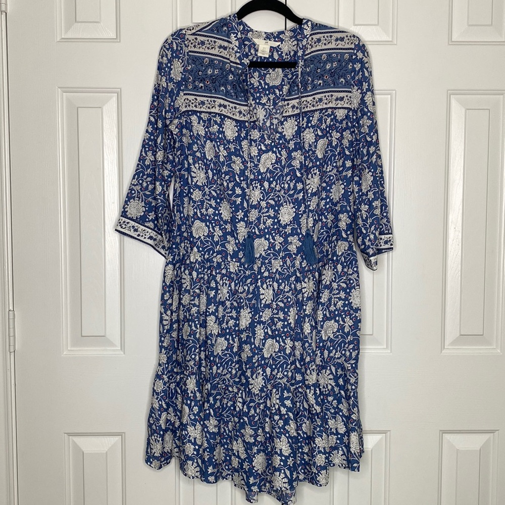 H&M LOGG BLUE FLORAL PRARIE DRESS TASSLE TIE NECK.   SIZE: 2